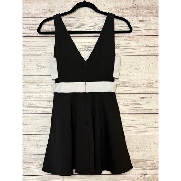 Focus Black/White Mini Dress w Padded Cutouts Small - Picture 4 of 5